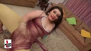 Hot bahbhi dance with big ass moti gand hot dance india